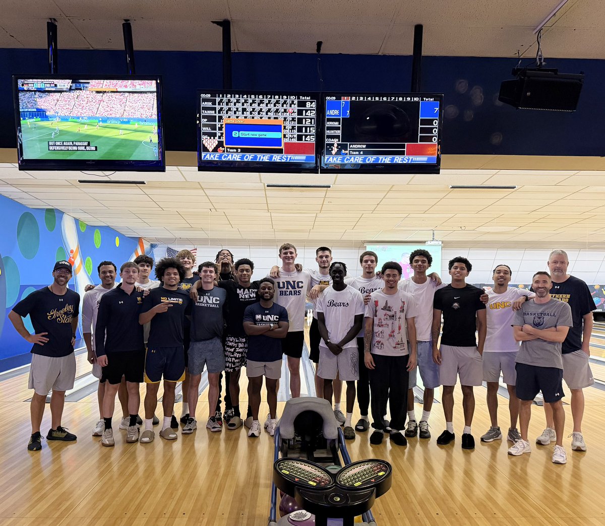 UNC_BearsMBB's tweet photo. Big Thank You to @ChippersLanes for hosting us this afternoon!

We appreciate their continued support of our program!

Go Bears! 🐻🏀

#BearCountry https://t.co/Cv3Z8fwtAh