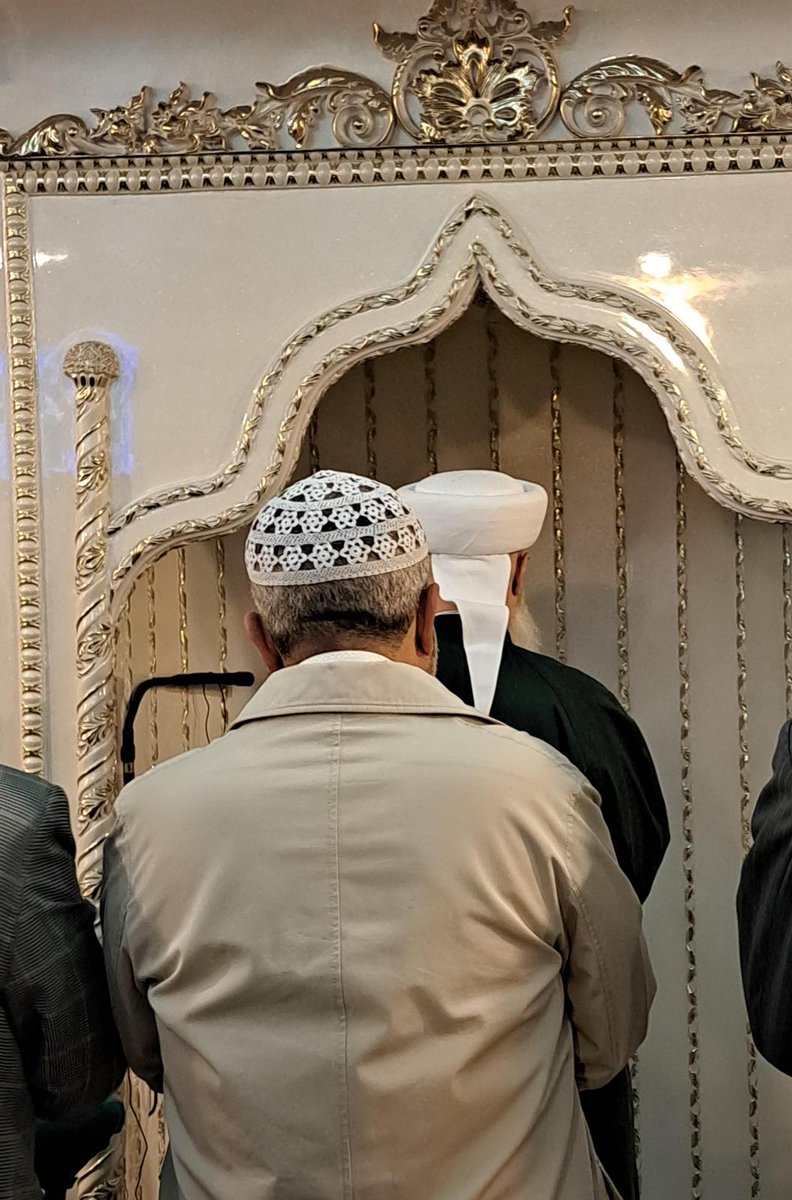 semerkandmeclis's tweet photo. Başımı gövdesine hep siper olarak göreceksiniz...

[ Seyyid Muhammed Emin el-Hüseynî ]🌹 https://t.co/UIKFFTrw7A