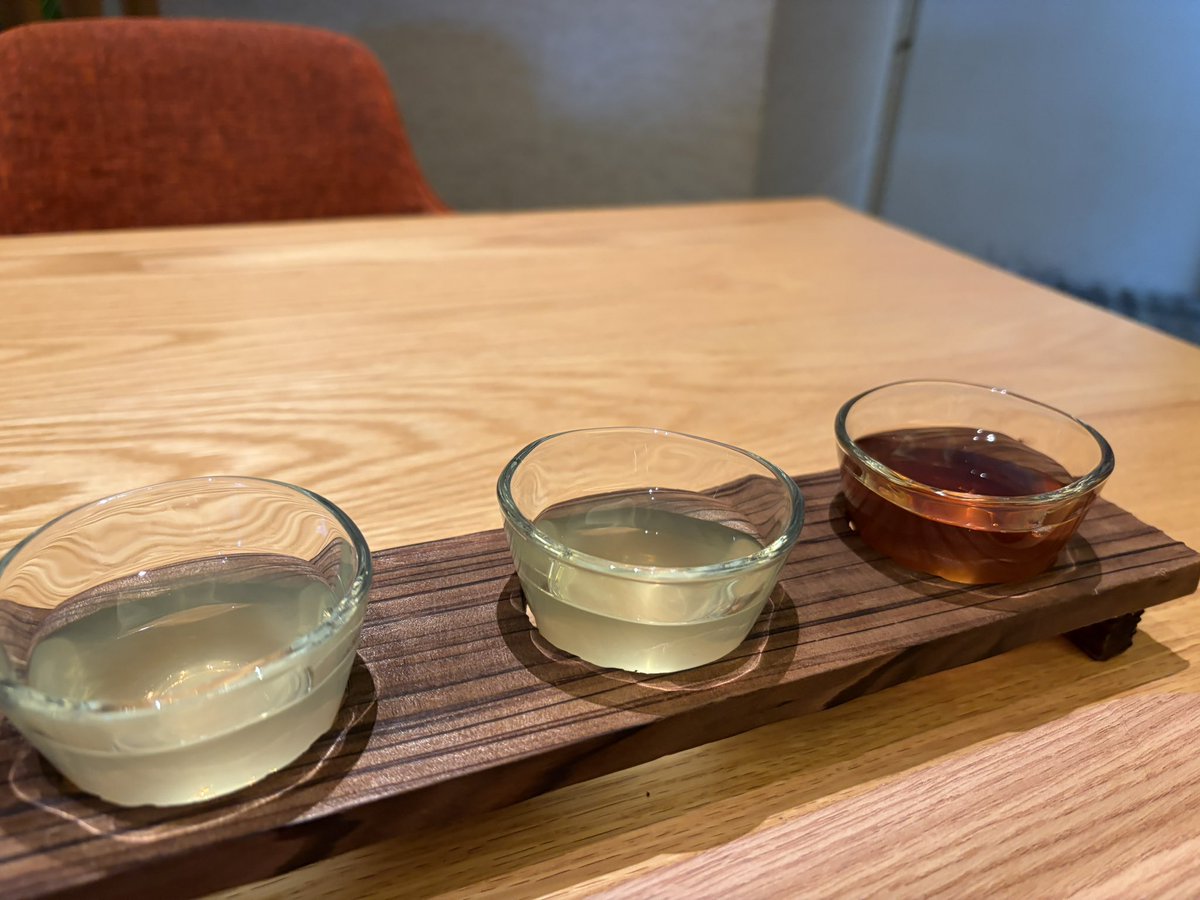 nano_mk7's tweet photo. 左から、浅蒸し、深蒸し、和紅茶。
静岡茶〜〜〜 https://t.co/Tok8jrE58M