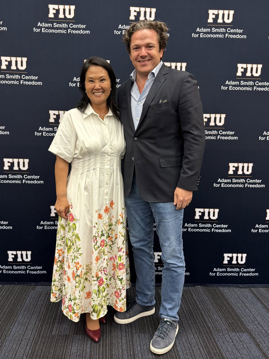 rodrigoarenas's tweet photo. ¡Felicidades por tu victoria @KeikoFujimori que Dios te bendiga y te ilumine para llevar al Peru por la senda de la libertad y el desarrollo! https://t.co/ACDk3nDlMi