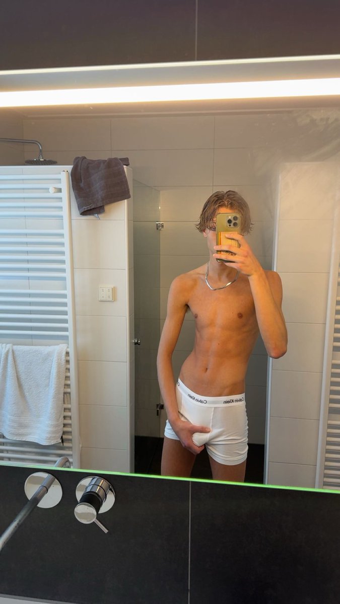 SkinnySeduction's tweet photo. With colour u like more?🤤😝
#dick #calvinklein #OF #onlyfans #skinny 
#blonde https://t.co/AX7IXIW4kg