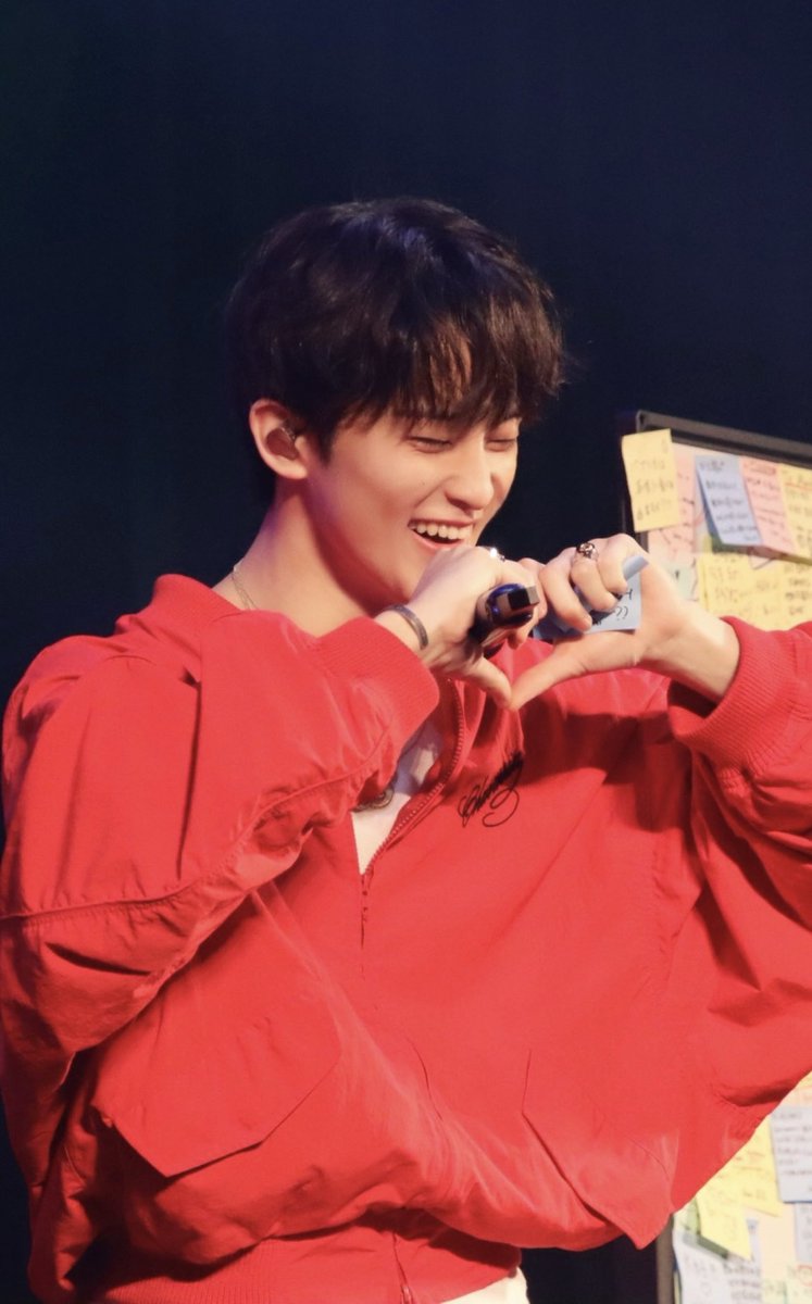 m__arkholic's tweet photo. 마크시🫶🏻🫶🏻🌷 https://t.co/OL9ynrX34T