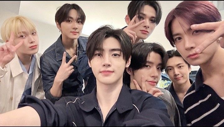 chaebunniz's tweet photo. @shraa_zblue #SEVEN_WILL_CONNECT 
#SPLENDID_FUTURE_AWAITS_7 https://t.co/V2SE7vtDDA