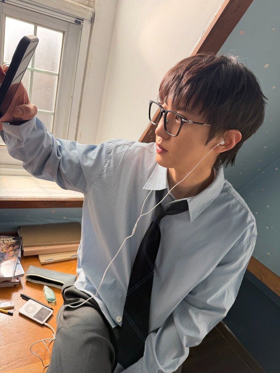 pcypictures's tweet photo. the photocard                       behind the scene https://t.co/XDGlWhT0ht