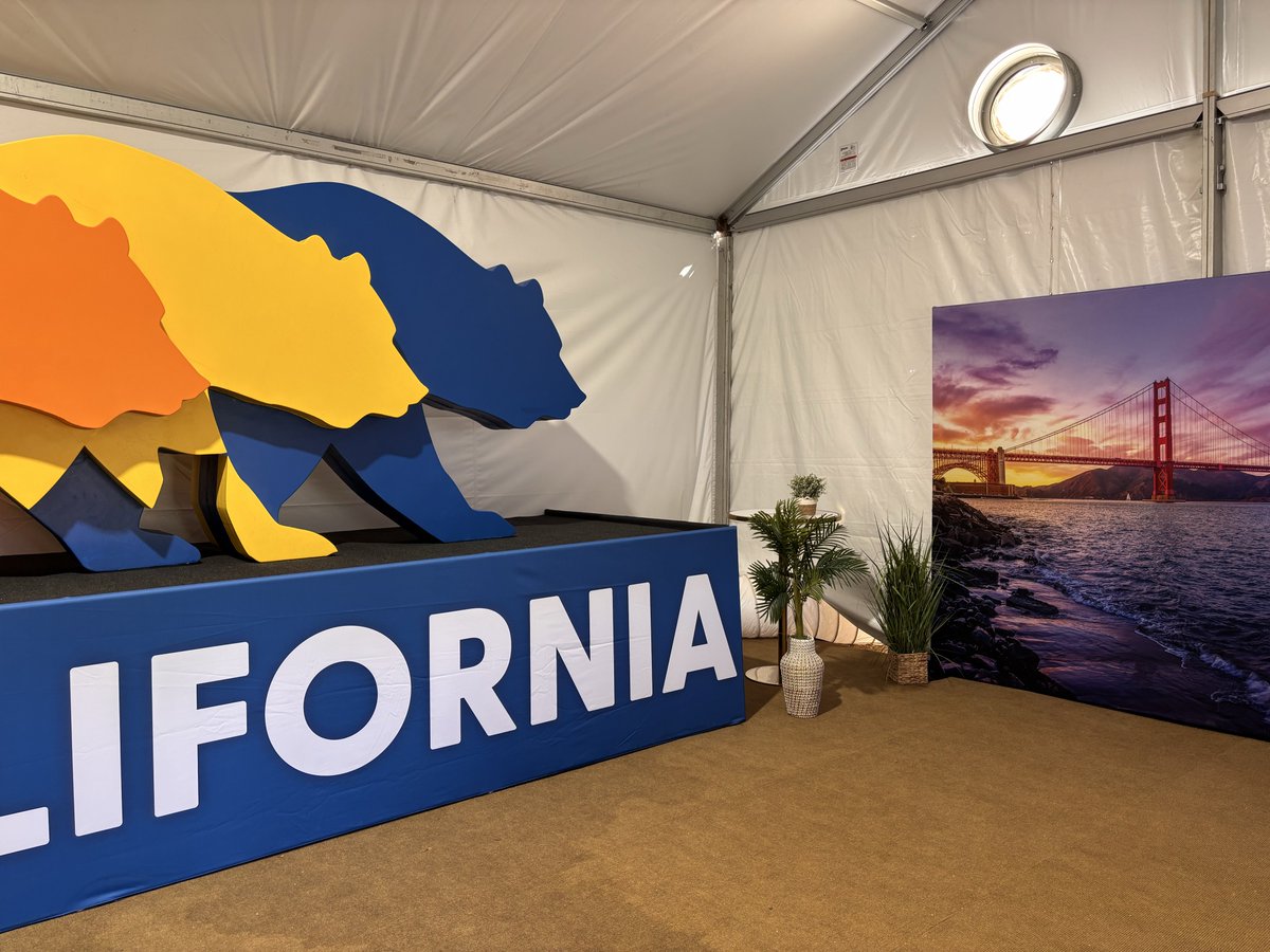 the state booths at the state fair. Hawaii and California either didn’t ...