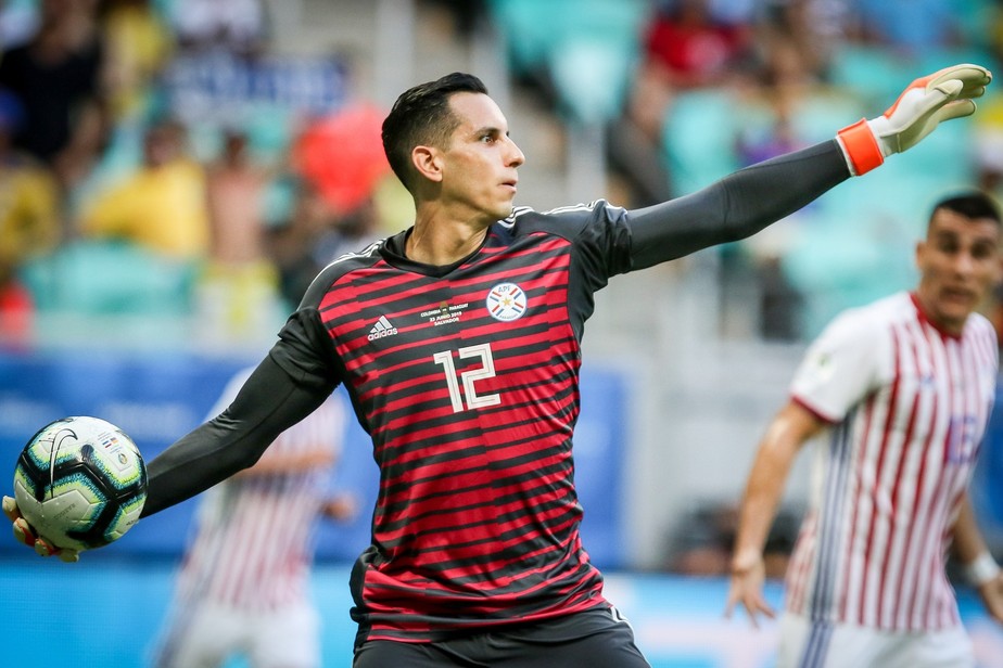 OJeFiMaLMeiDa's tweet photo. Aos 15' minutos do segundo tempo da prorrogação o Paraguai vai fazer a última alteração do jogo para a disputa de pênaltis contra a Alemanha. https://t.co/zZoEAiQx6A