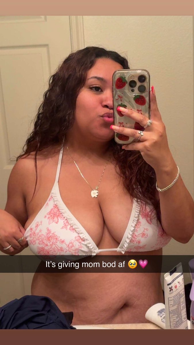des_mari3's tweet photo. Mom bod af ✨ https://t.co/lnCHjOPvSX