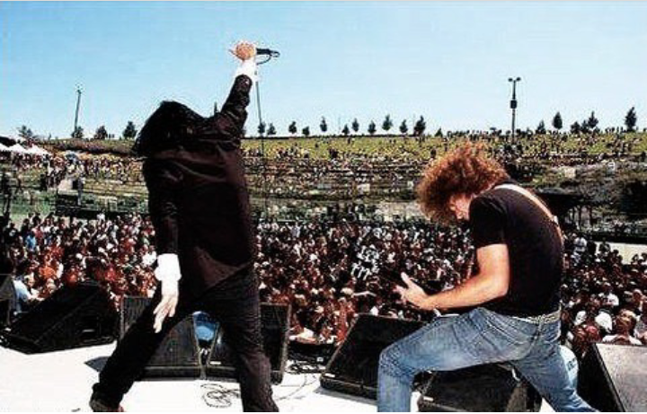 zaptoiid's tweet photo. girls who know how to ROCK!!!!!!!! https://t.co/X7Tlip3S3U