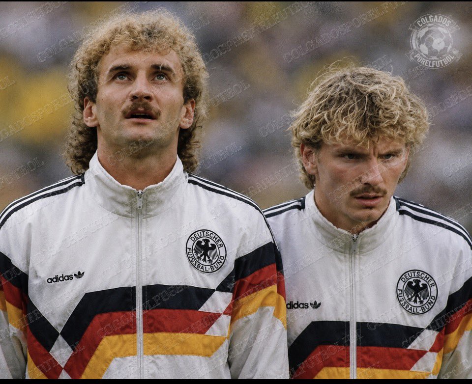 futbolretroes's tweet photo. Like si has pensado lo mismo

Woltemade = Völler https://t.co/FZpOuJ9dOl