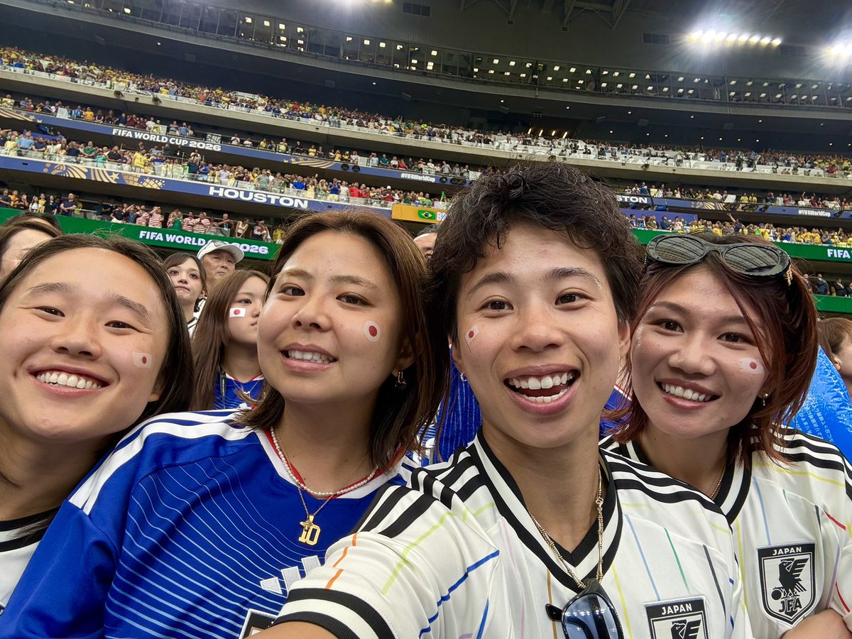 narumisoccer73's tweet photo. 感動をありがとうございました🇯🇵
やはり特別な舞台だと肌で感じました。
仲間と「まじで頑張ろ」と言葉を交わしました。
本当にお疲れ様でした！！
#fifaworldcup2026

https://t.co/0tWdfApvd2 https://t.co/whvlj8hOil