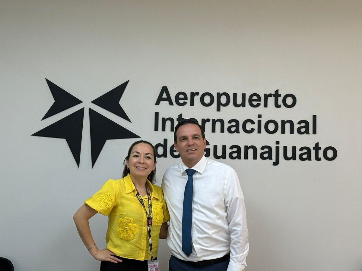 jorgelona1's tweet photo. Mantenemos la coordinación y el diálogo permanente con las autoridades del @AeropuertoGTO, la gran puerta de Guanajuato al mundo y pieza clave de la infraestructura de nuestro estado. Su dinamismo y crecimiento son fortalezas que se traducen en desarrollo para miles de familias guanajuatenses.