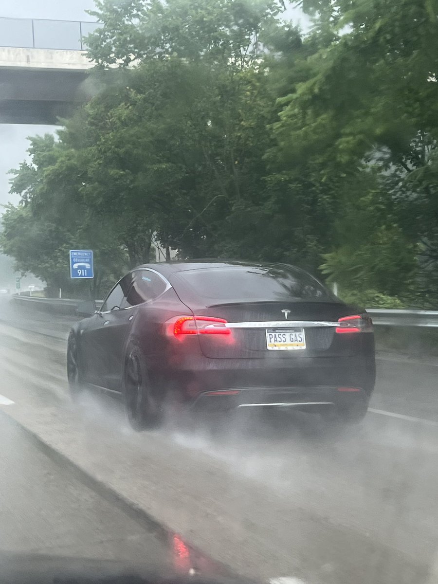 Velvet_Sigh_'s tweet photo. Spotted on PA roads
#passgas #funnyplate #Pennsylvania #tesla #cars #usa #customplates #memes #x #today #spotted https://t.co/nZJHEPJugz