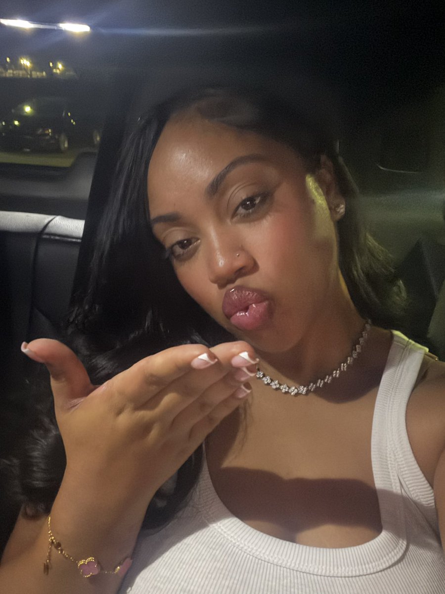 lifeof_jaliyah's tweet photo. 😘 https://t.co/Bhu4jGMV24