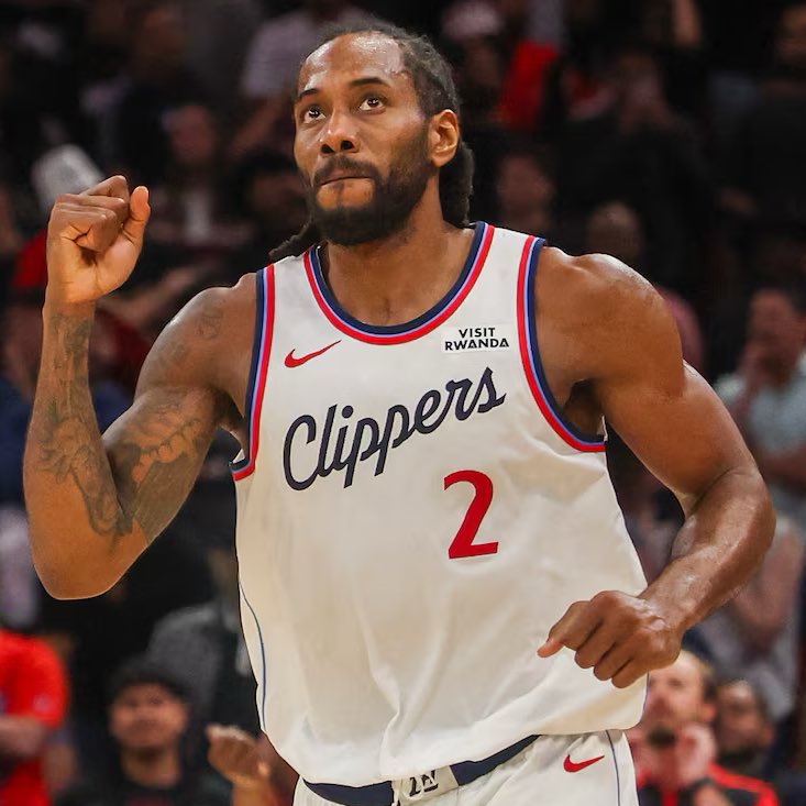 TheNBACentel's tweet photo. BREAKING: The Clippers are trading Kawhi Leonard to the Toronto Raptors 

HE’S BACK 🔥🔥🔥 https://t.co/Ukh2AV2BAl
