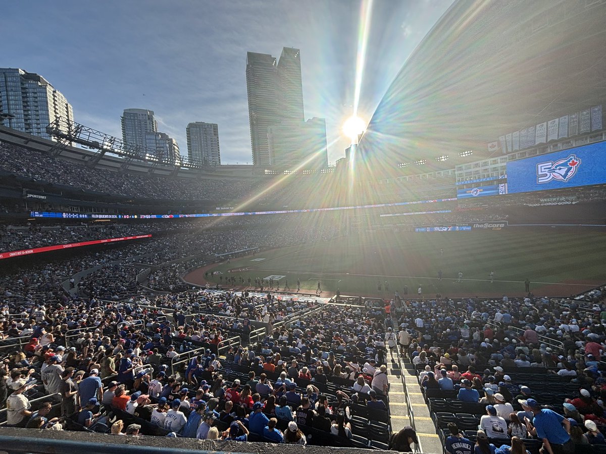 ShaneSeney's tweet photo. Perfect night for a ball game. https://t.co/0D9dYvkpMt