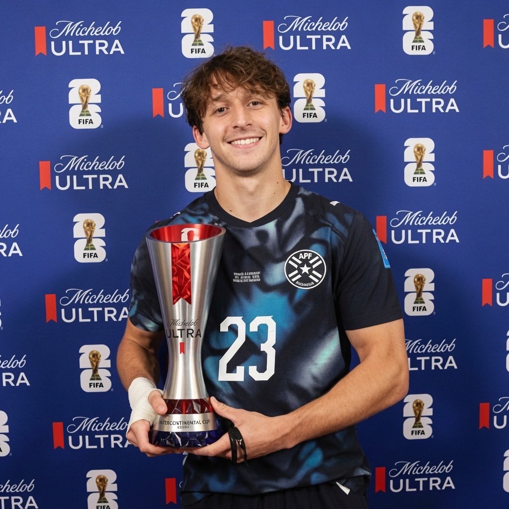 golsdobrasil1's tweet photo. O que o senhor Matias Galarza está jogando nessa Copa do Mundo é UMA BRINCADEIRA! 🇵🇾

📸 Divulgação https://t.co/0DyRka44ed