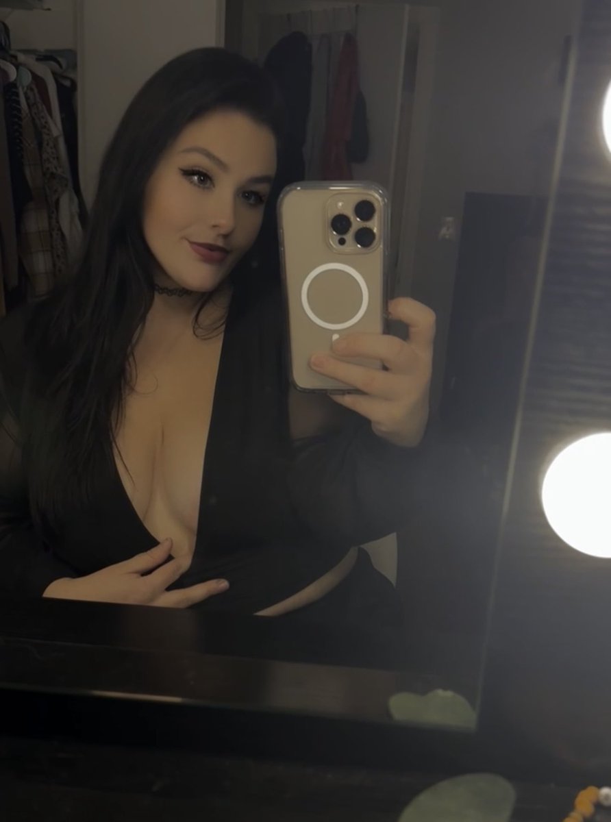 hey_its_kayyy_'s tweet photo. Gimme all ya got ♥️🖤 Venmo:knsas https://t.co/4zAR2HVcyT