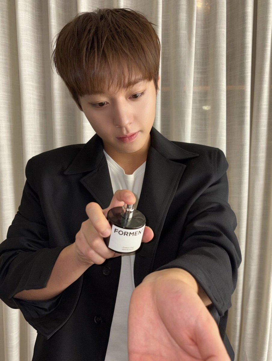 httpyutn's tweet photo. 사람이어떠괘 꼬순내폴폴가나디?
ㅈ~~ㄴ 동끌똥글 타피오카펄처럼 생겻으면서 향수까지 뿌리고잇어ㅋ https://t.co/oa3exSsekV
