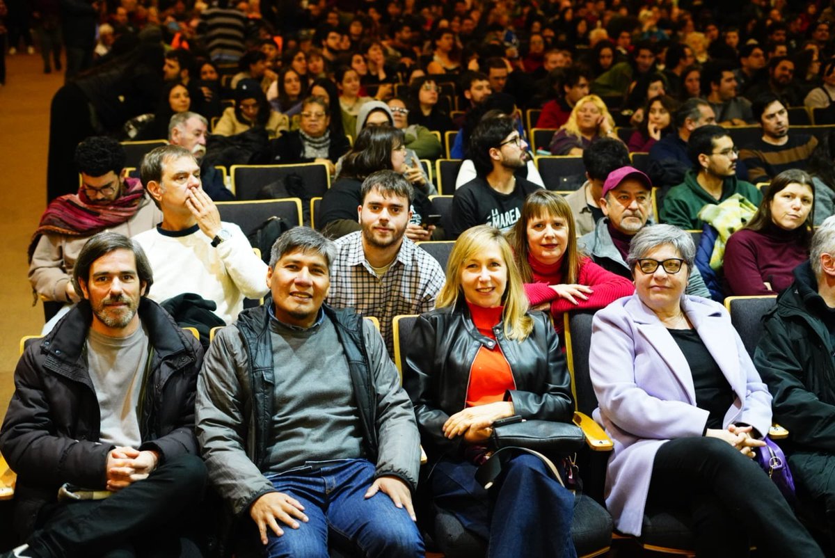 lucabonfante_'s tweet photo. En el primer foro de debate de los partidos del FITU junto a @vilcalejandro @NicolasdelCano @myriambregman @andreadatri @Barry__Ale @raulgodoy__ https://t.co/29Wj0lo3fk