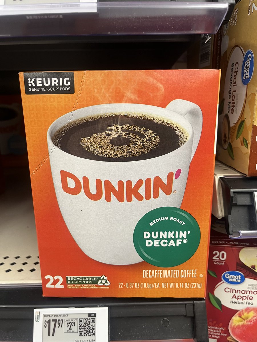 Moomin3371's tweet photo. コーヒー☕️売り場でカフェインレスコーヒーをぱっと見て選ぶには、緑色🟩のパッケージを探します

例外はあると思いますが大抵Decaf(カフェインレス)です

#アメリカ生活 #DecafCoffee https://t.co/rweWKlJ7tl