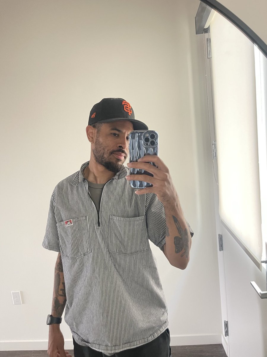 coloredsilky's tweet photo. What’s missing from this fit? https://t.co/ylDgqFtlXd