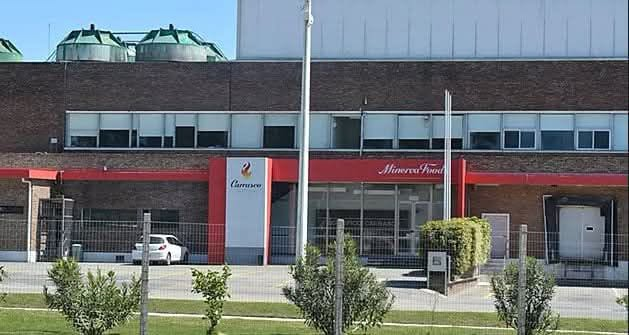 LahitteCarlos's tweet photo. ⏩La Revolución de las cosas simples
El 90% de la plantilla del Frigrorífico Carrasco quedaría sin empleo ni seguro de paro a partir de julio
En junio se vence el plazo de los 700 trabajadores que fueron enviados al seguro de paro
Convenio colectivo! Realidad mata ideología! https://t.co/569ZV0mLmZ