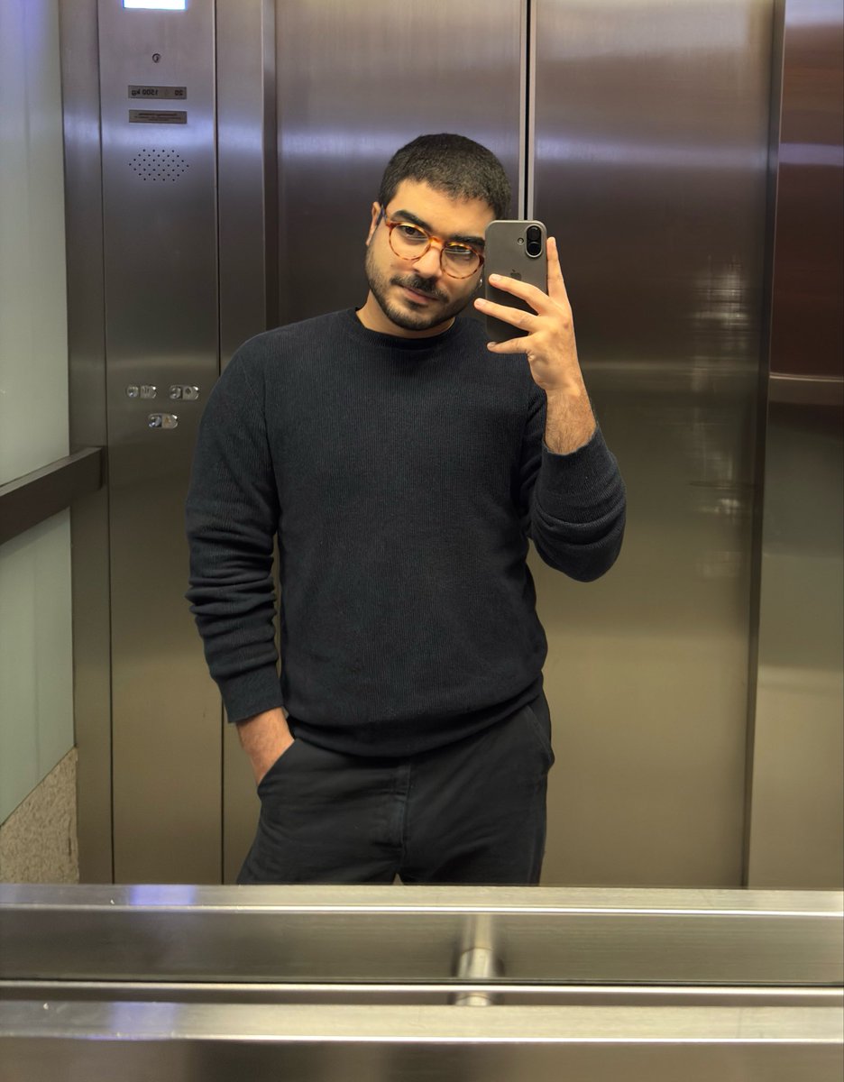 veigalien's tweet photo. eu to gostando tanto dessa fase de cabelo curto, acho que vou manter https://t.co/AEymNDRt05