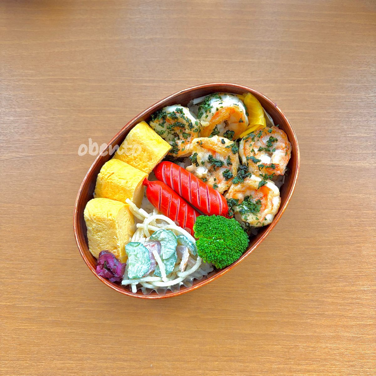tomoryu3's tweet photo. 🍱
ガーリックシュリンプ・玉子焼き・ウインナー・スパサラ

惜しい！惜しかったー🥺
また進化して次もワクワクさせてください💪🏻❤️‍🔥

#わっぱ弁当 #のっけ弁当 #お弁当記録 #お弁当作り楽しもう部 https://t.co/FbHRVpIPMB