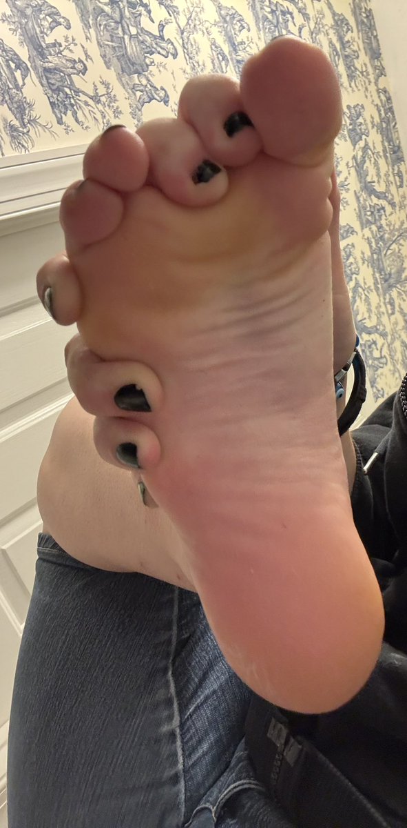 sanascontent's tweet photo. Fresh content for serious buyers only 👣💕
DM if your ready to buy
#paypig #feet #feetworshi̇p #feetfetısh #spendmoney #dirtyfeet https://t.co/6tqFWzaOAk