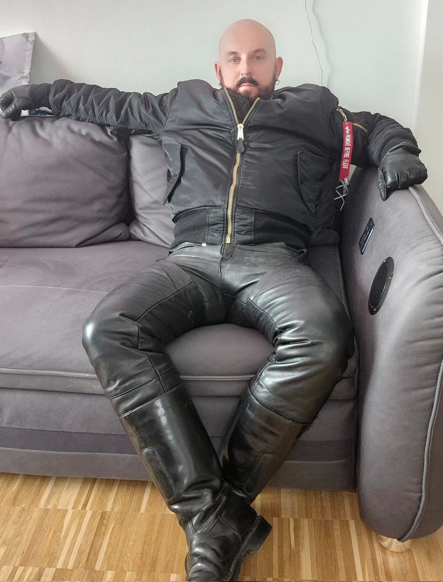masterjamesmast's tweet photo. Master James can't wait to punish you slave 👿👿👺👹 https://t.co/BszsLZf2aU