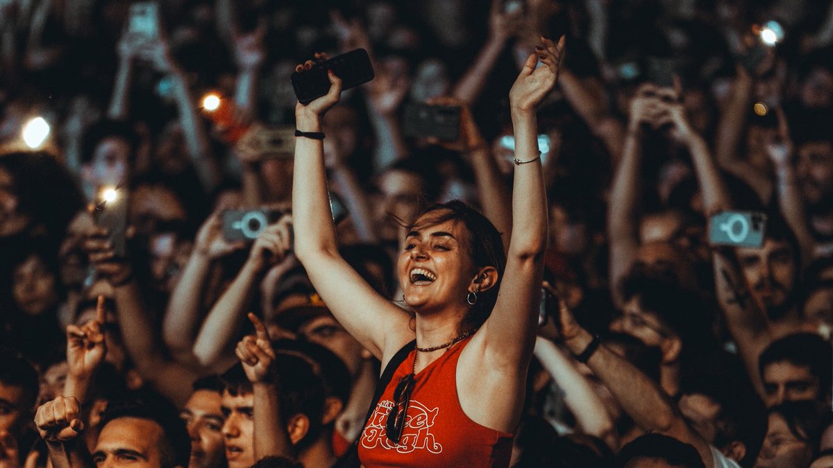 threedaysgrace's tweet photo. The energy at @ReleaseAthens was MENTAL. Thanks for making our first time in Greece legendary 😮‍💨🔥🙏 

📷 @SPMediaAZ 

#ThreeDaysGrace #AlienationTour #BlackVeilBrides #Overgrown #Greece https://t.co/XbyCYhGU6S