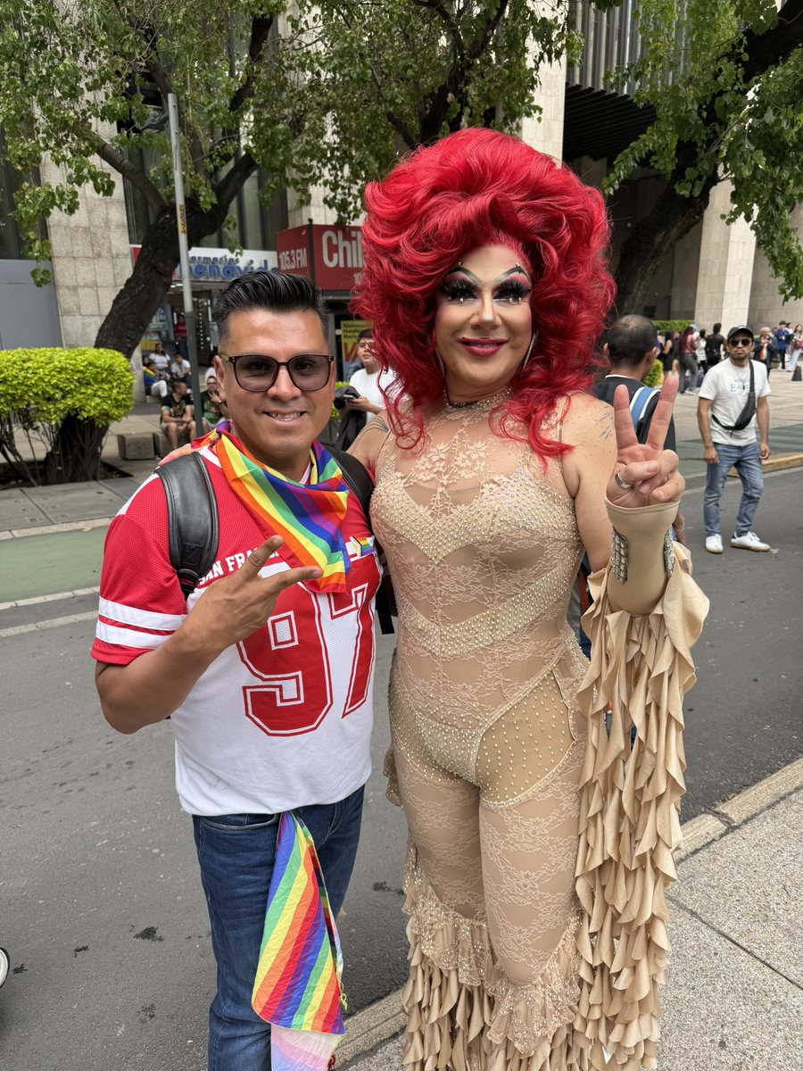 AngelMart1918's tweet photo. Ecos de la marcha por la diversidad de la CDMX 
#pride #pride2026 https://t.co/BYGigTugCd