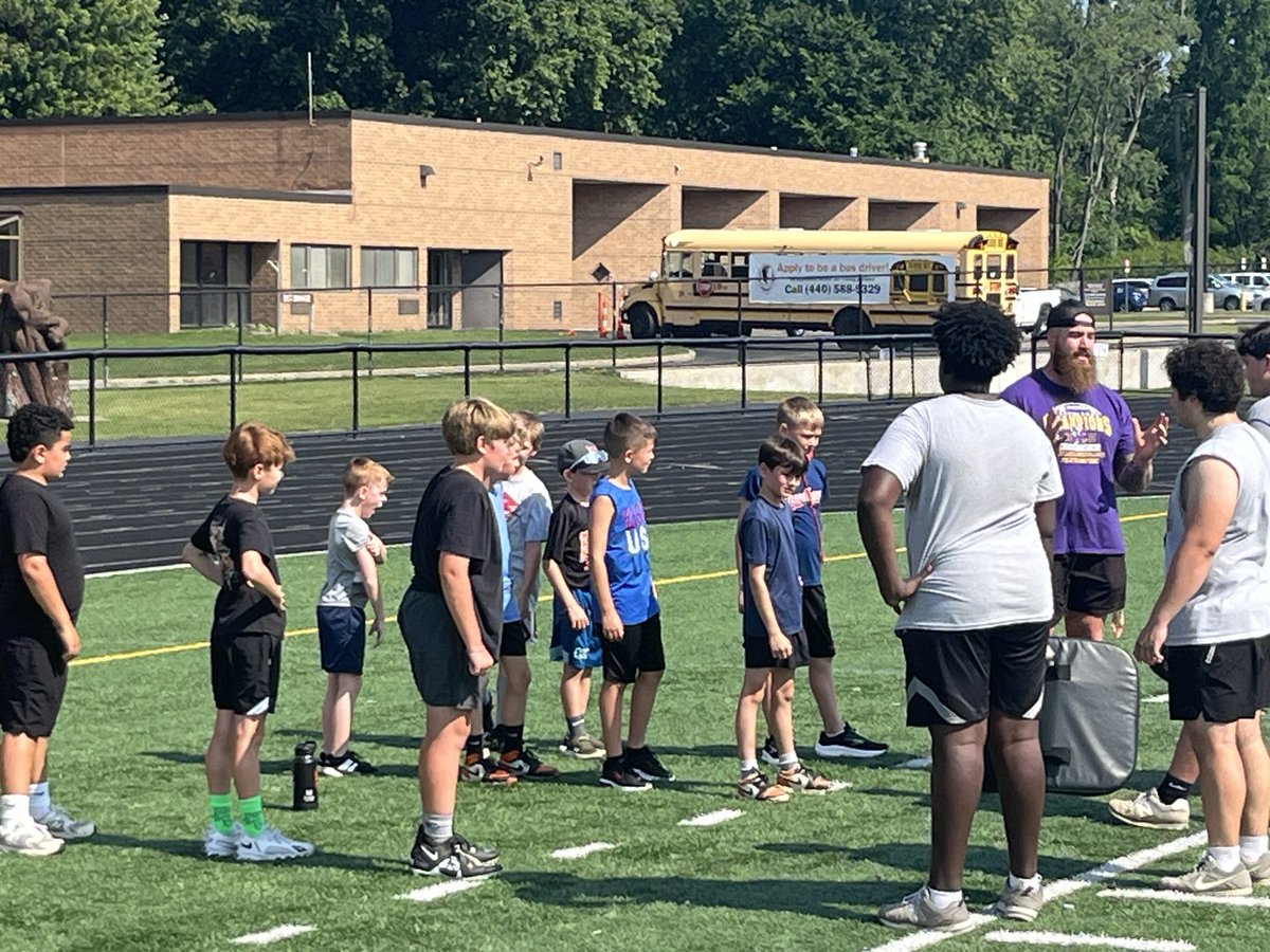 NOFBpersist's tweet photo. Was a great day of working with our youth football and basketball players! @NOEagles @NOCSEagles @NOBoysBball https://t.co/nfeoQqsIfJ