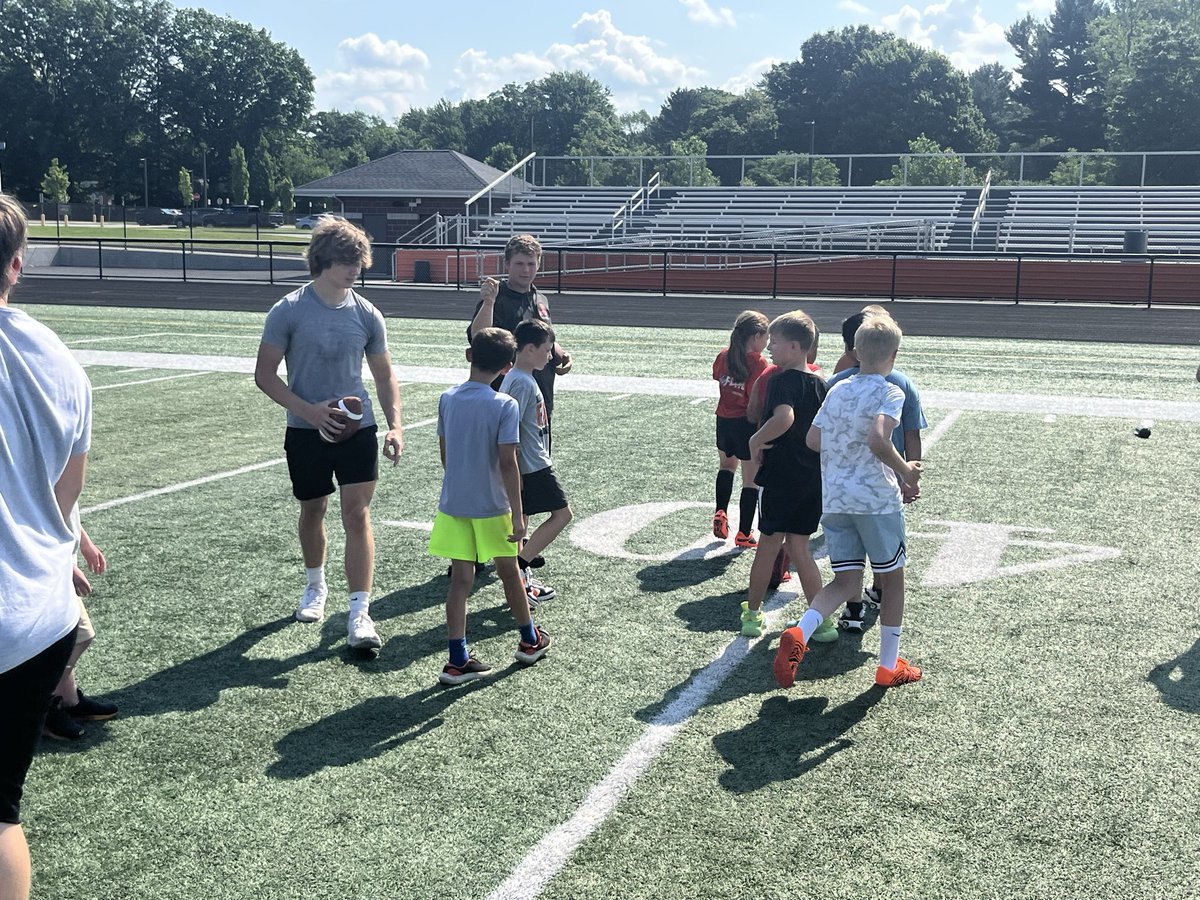 NOFBpersist's tweet photo. Was a great day of working with our youth football and basketball players! @NOEagles @NOCSEagles @NOBoysBball https://t.co/nfeoQqsIfJ