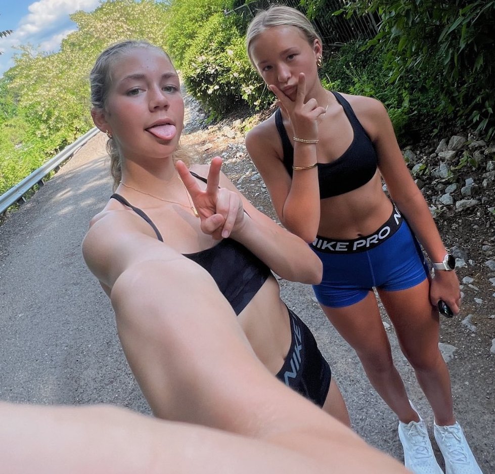boner4blondez's tweet photo. Boppers 🤍❄️ https://t.co/Dp62gIZz9G