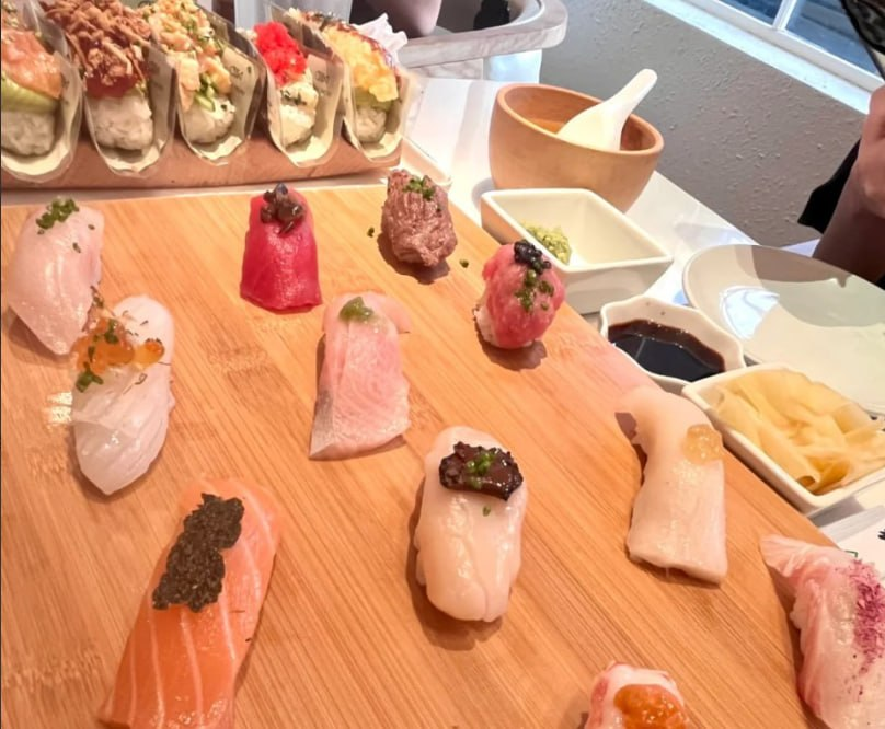 Judcsxowe's tweet photo. I came hungry… I left extremely happy 🍣😆✨ everything was so fresh and yummy

#SushiTime #SeattleEats https://t.co/RTmDncB30f