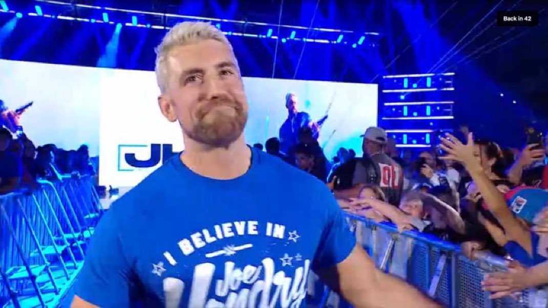 WrestlingFan583's tweet photo. Joe Hendry 😍 #WWERaw #JoeHendry #IBelieveInJoeHendry https://t.co/9OmmXL8cM8