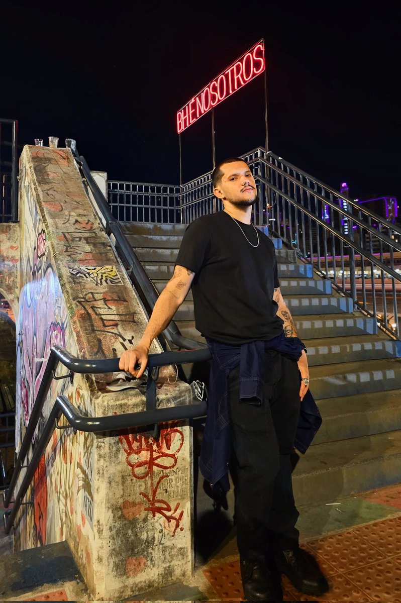 RafaOutContext's tweet photo. I fell back in love with the city
Like the BH lights sparkling, sparkling just for me... 
BH É QUEM???? https://t.co/JdjIbwyAmb