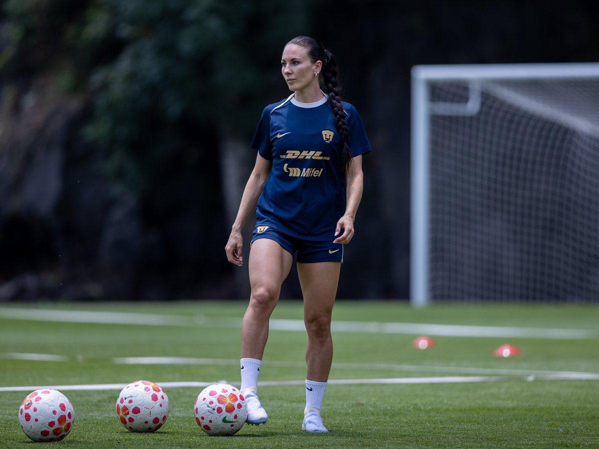 PumasMXFemenil's tweet photo. 🐾🔵 𝑳𝒆𝒊𝒈𝒉𝒂𝒏𝒏𝒆 𝑹𝒐𝒃𝒆 🟡🐾

#UnidosPorLaHistoria https://t.co/1IALKESuD3