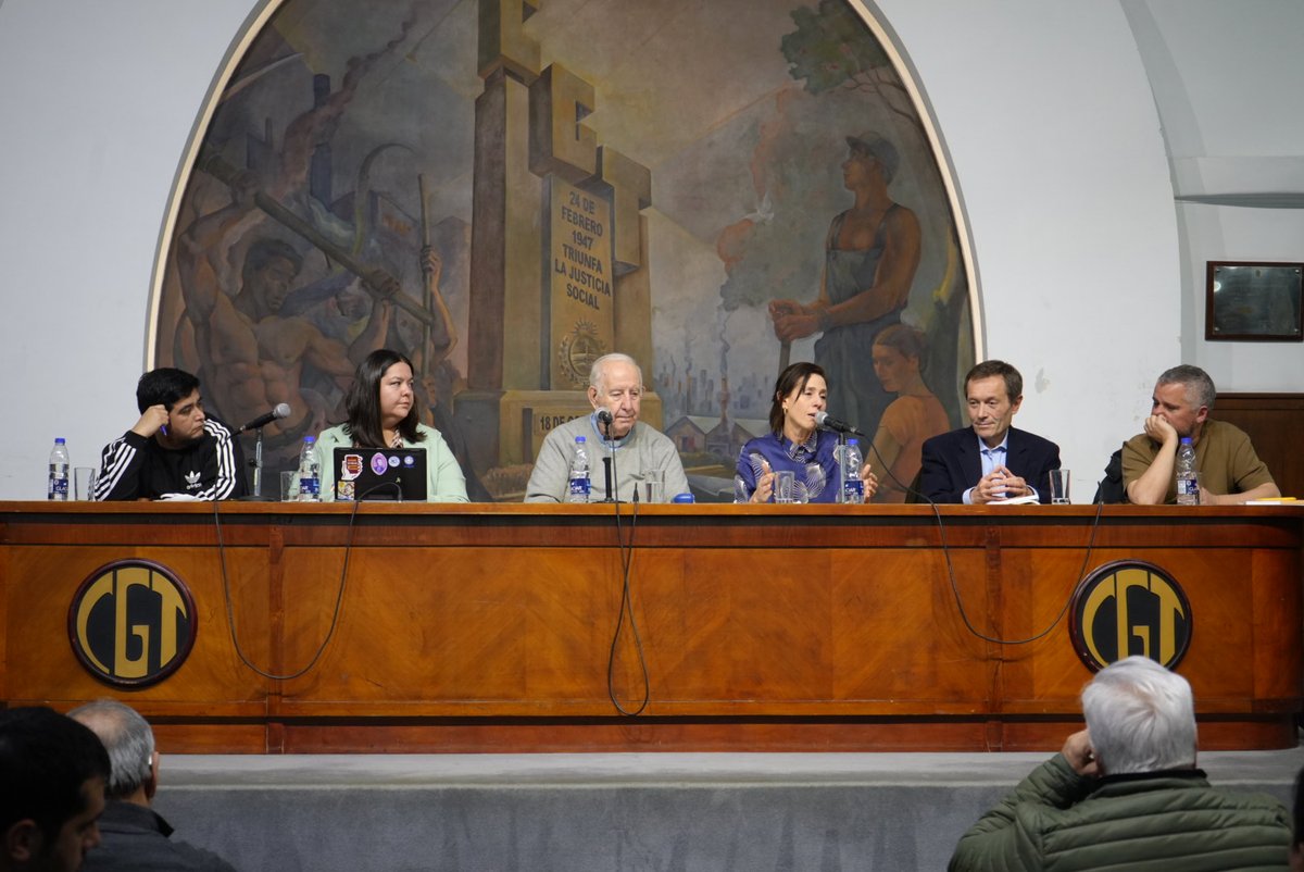 cgtoficialra's tweet photo. 👥 LA CGT FUE SEDE DE LA PRESENTACIÓN DE LA ENCÍCLICA “MAGNIFICA HUMANITAS” 

En nuestra sede histórica, presentamos la encíclica Magnifica Humanitas, del papa León XIV, dedicada a reflexionar sobre la custodia de la persona humana en el tiempo de la Inteligencia Artificial. https://t.co/zXQ7ReFx4Q