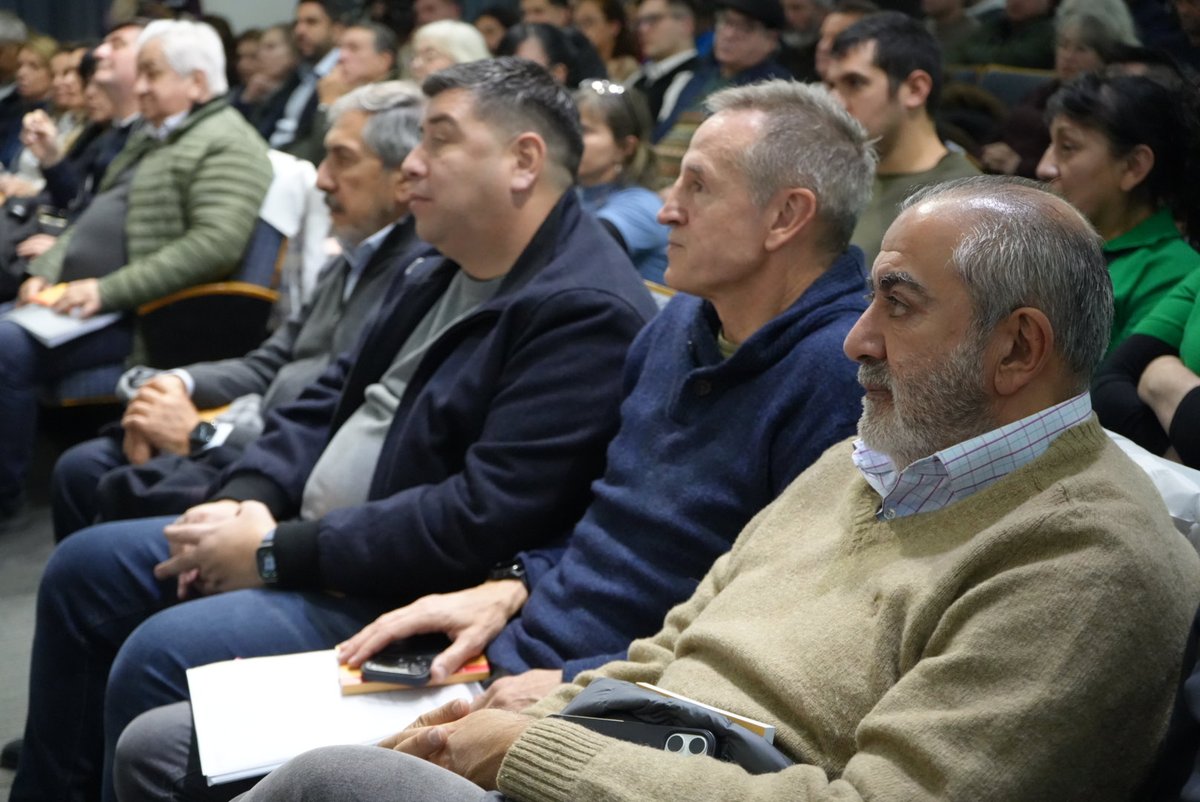 cgtoficialra's tweet photo. 👥 LA CGT FUE SEDE DE LA PRESENTACIÓN DE LA ENCÍCLICA “MAGNIFICA HUMANITAS” 

En nuestra sede histórica, presentamos la encíclica Magnifica Humanitas, del papa León XIV, dedicada a reflexionar sobre la custodia de la persona humana en el tiempo de la Inteligencia Artificial. https://t.co/zXQ7ReFx4Q