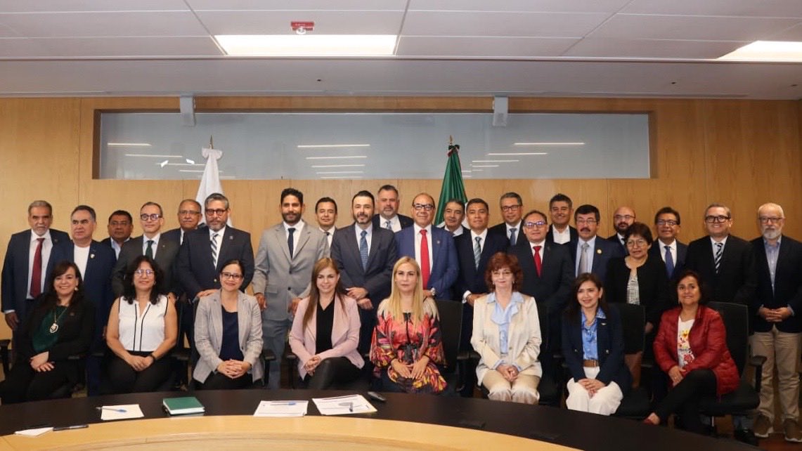 UADEOoficial's tweet photo. 🤝 El Rector de la UAdeO, Dr. Pedro Flores Leal, participó en una mesa de trabajo de la @ASF_Mexico, encabezada por el Auditor Superior, @Aureliano_HPC, junto a rectoras y rectores de distintas IES. https://t.co/9DbvvuvUNp