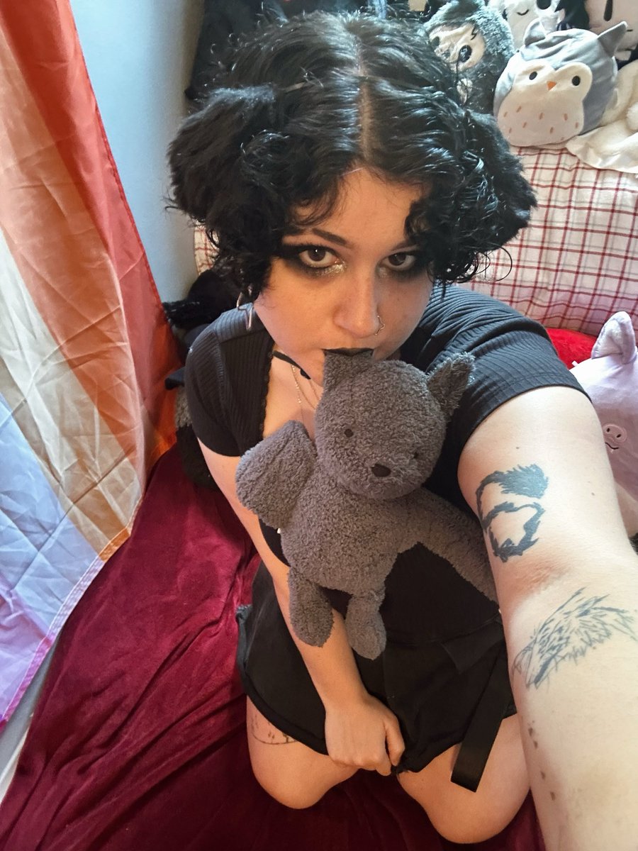 _sleepy_pup's tweet photo. Feeling very small and puppy today :3

#puppy #petre #puppyplay https://t.co/VMesbxpwuo