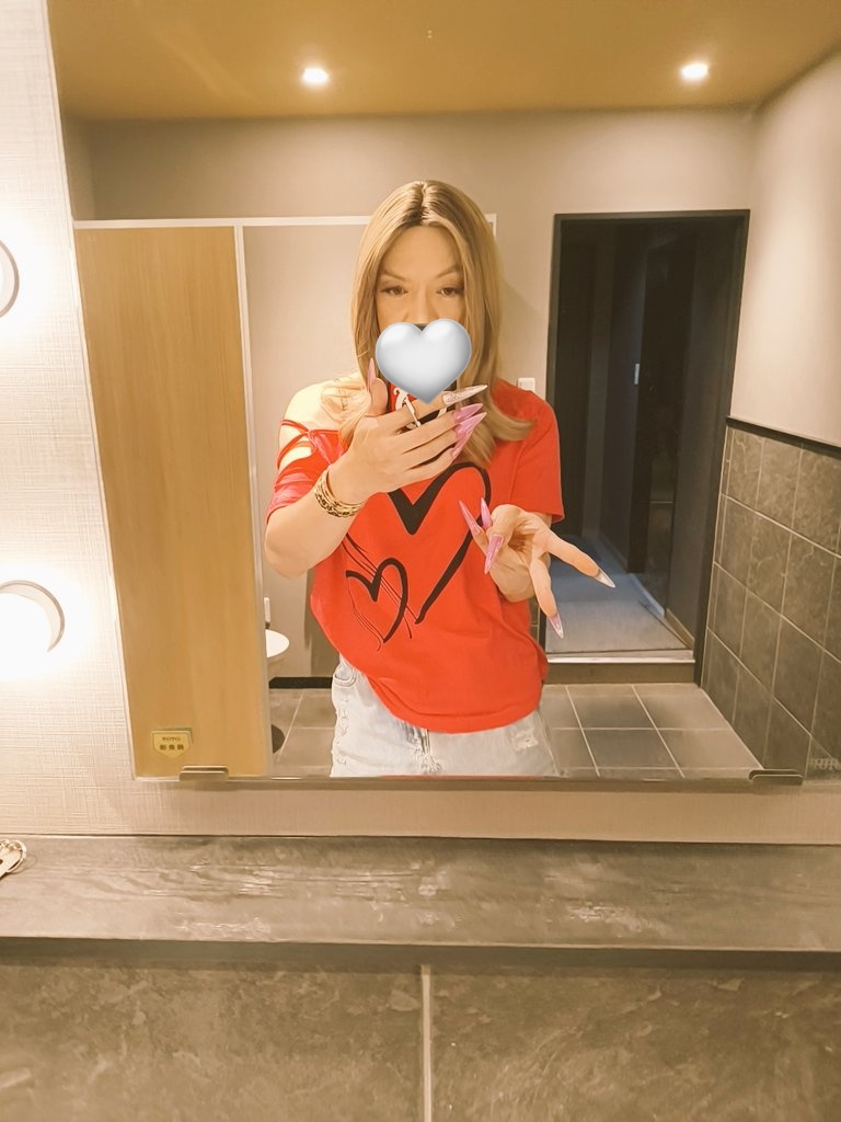 Yk3136Zav's tweet photo. ハイヒール用のラックを組み立てようと思うけど、ベッドから出れない😪

#女装
#女装男子 https://t.co/SCn2X3U125