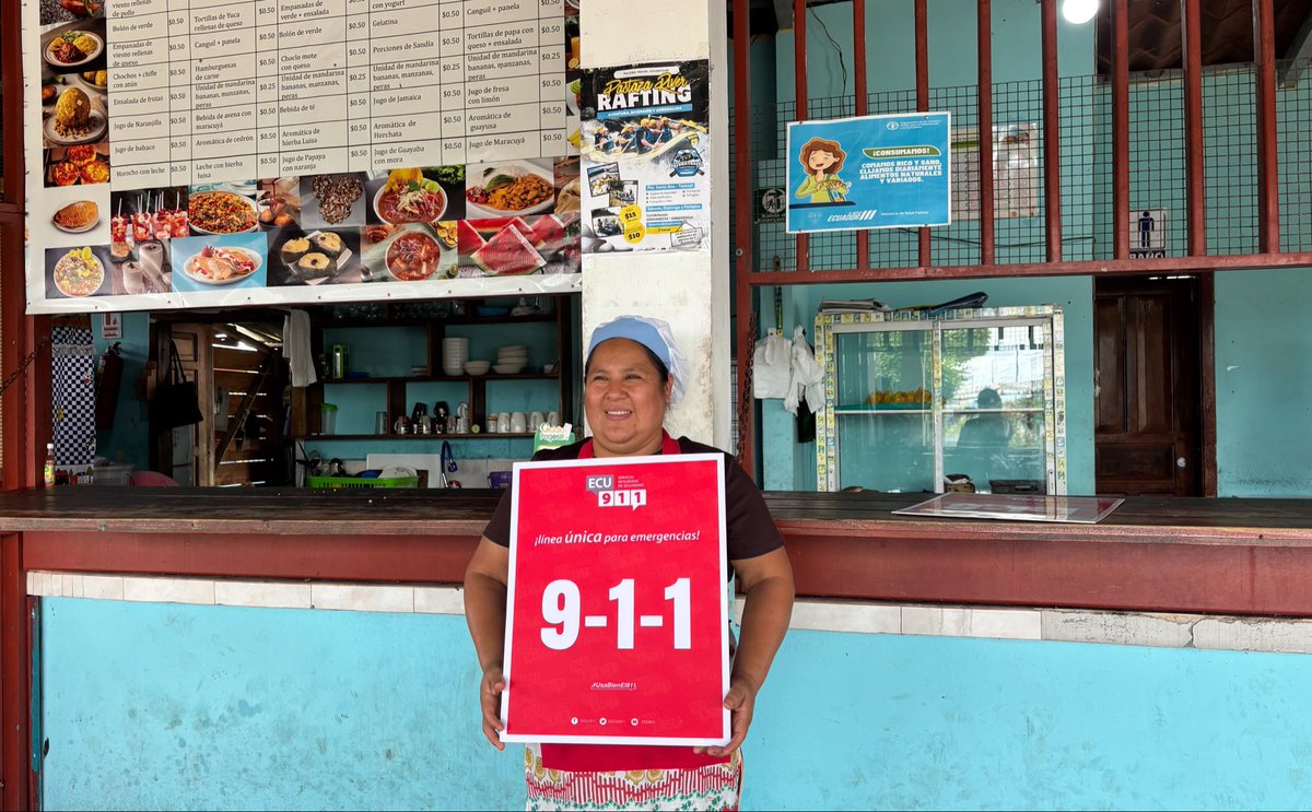 ECU911Austro's tweet photo. ✅ El #ECU911 fortaleció las acciones de sensibilización sobre el uso responsable de la #LíneaÚnicaParaEmergencias 9-1-1 durante una visita a la Unidad Educativa 📍#Palora, donde además se instaló señalética informativa en el bar de la institución
🤝Estas acciones promueven una cultura de prevención y respuesta oportuna ante emergencias.