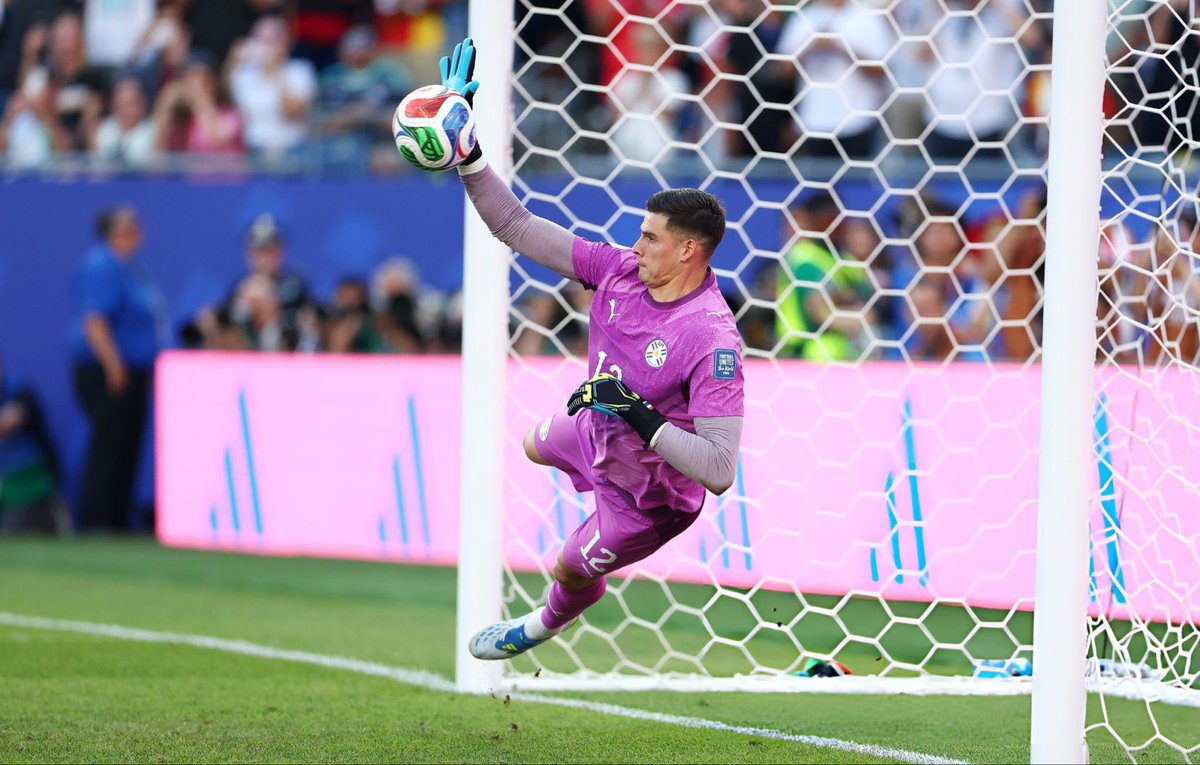 ammandev's tweet photo. In a World Cup full of outstanding goalkeeping heroics, we’ve got another one.

Orlando Gill. Take a bow.

Paraguay are THROUGH! 👏🏽 https://t.co/9wlyjs9kyP