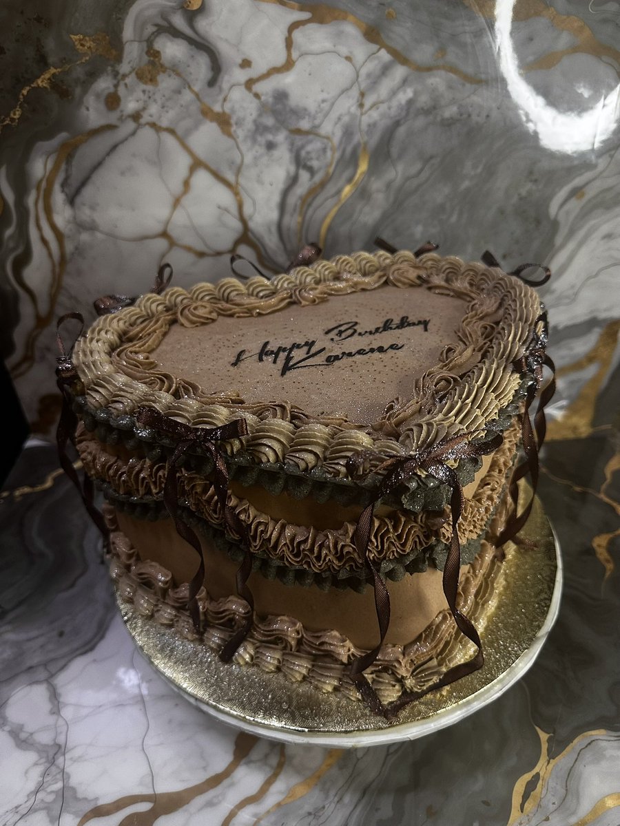 cakebaeja's tweet photo. 10” heart shaped chocolate cake https://t.co/SDrTqamXTs