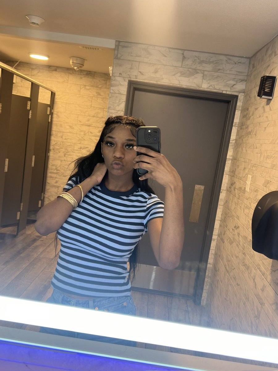 lele tweet media