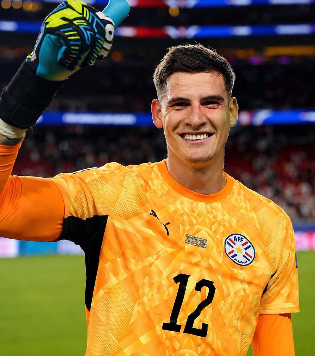 futtmais's tweet photo. Orlando Gill é o herói do Paraguai na Copa do Mundo.

Classificação absurda. Heróica. Apoteótica. https://t.co/DPLYhbFQDw