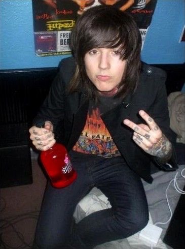 kittybrainzzz's tweet photo. @DehumanizedSyko im 15 i never saw the glory of olisarus but idk 2000s oli just had a charm to himself that kind of left when he got into ket... look at how squishable he is https://t.co/QNuzBl4wn2